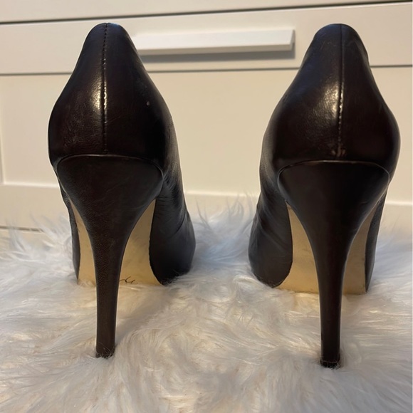 10 Items for $20- Marc Fisher Brown Leather Pumps - Picture 3 of 6